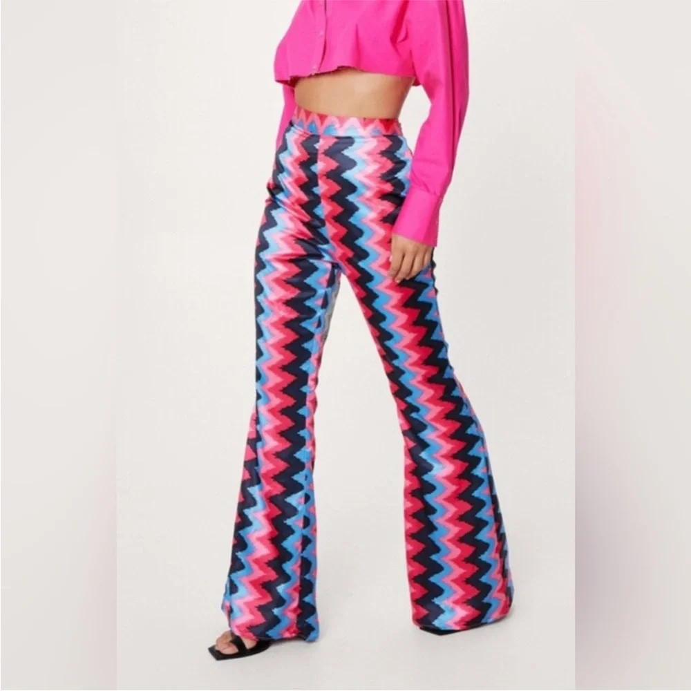 Nasty Gal Zig Zag Print Woven Flare Pants US Size 6 UK 10 Pink Blue Black Retro - Picture 3 of 11